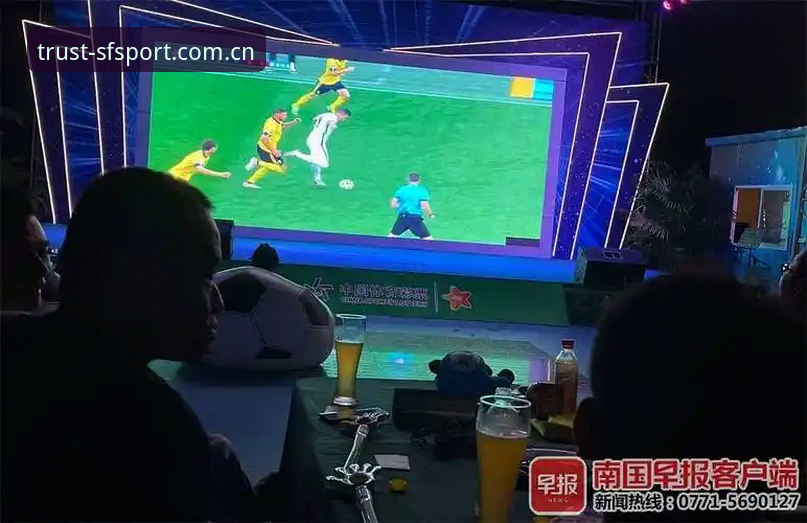 顺发体育app安卓 资深球迷深夜追踪:格拉利什皮克福德狂欢夜全程记录与观赛平台使用心得